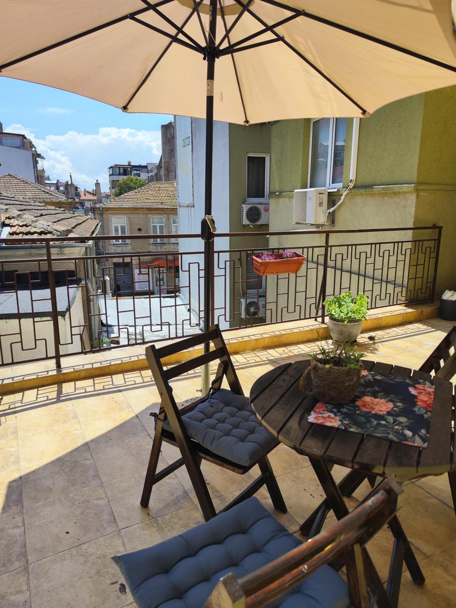 Art Apartment Kiril And Metodi Square Burgas Habitación foto